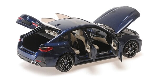 BMW BMW i4 2022 - 1:18 - Minichamps
