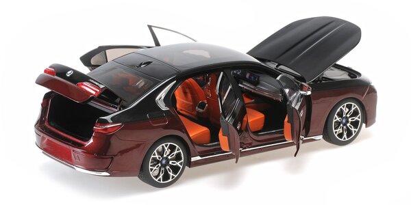 BMW BMW i7 2022 - 1:18 - Minichamps