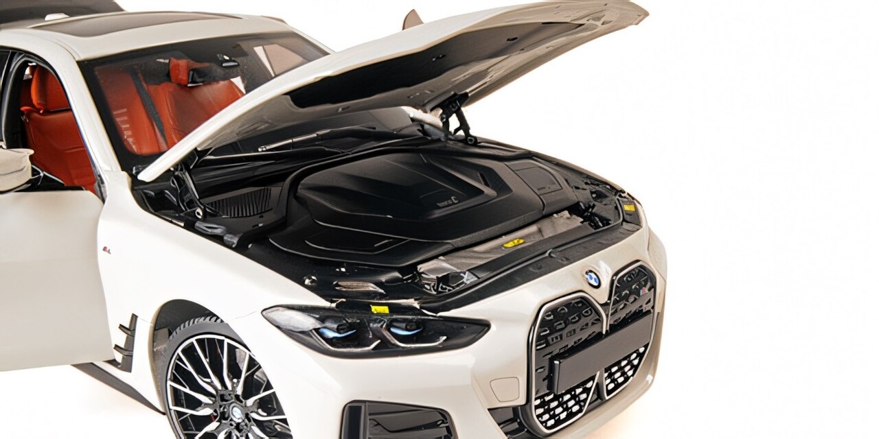 BMW BMW i4 2022 - 1:18 - Minichamps BMW BMW i4 2022 - 1:18 - Minichamps