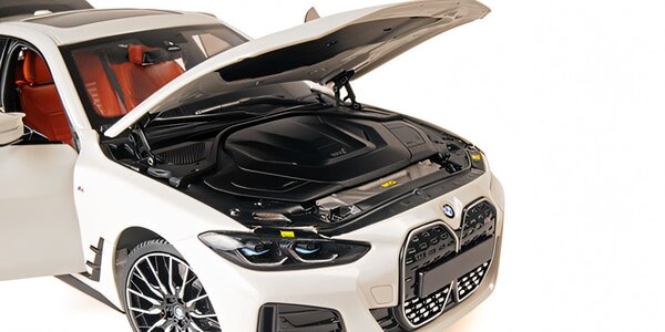 BMW BMW i4 2022 - 1:18 - Minichamps BMW BMW i4 2022 - 1:18 - Minichamps