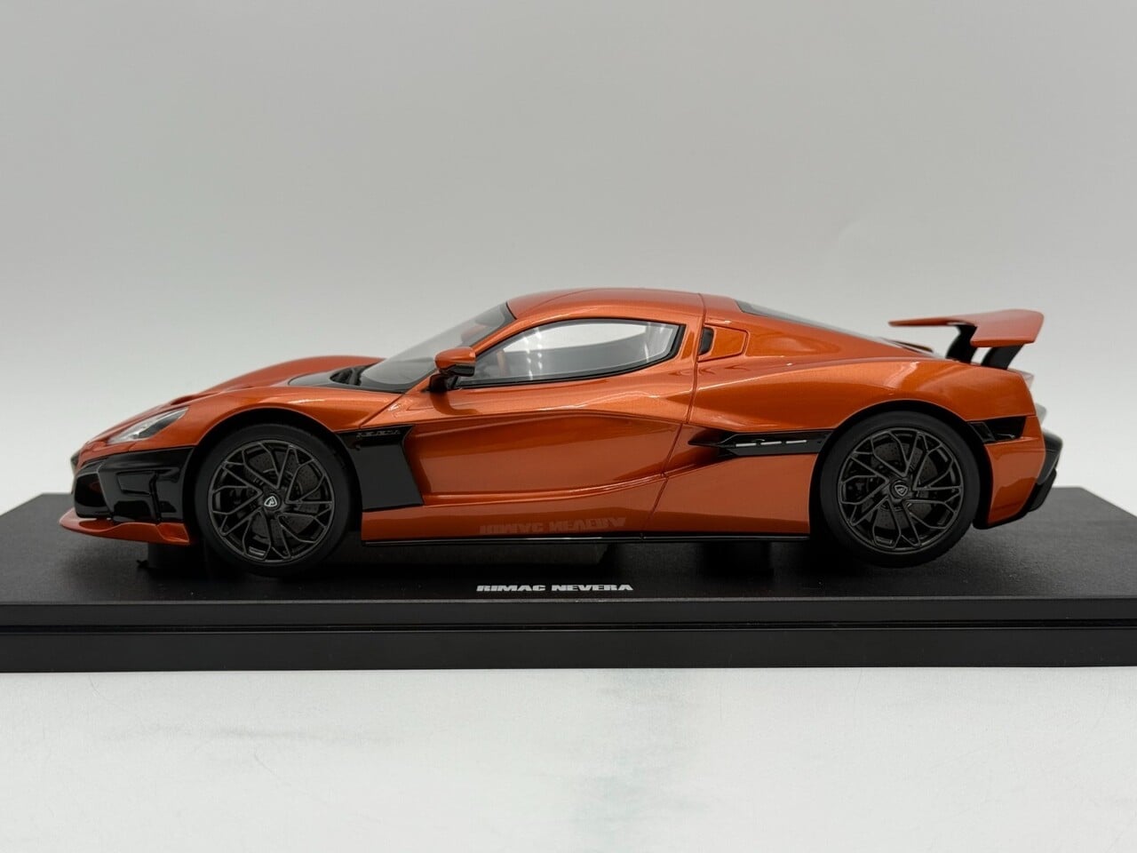 Rimac Rimac Nevera 2021 - 1:18 - GT Spirit Rimac Rimac Nevera 2021 - 1:18 - GT Spirit