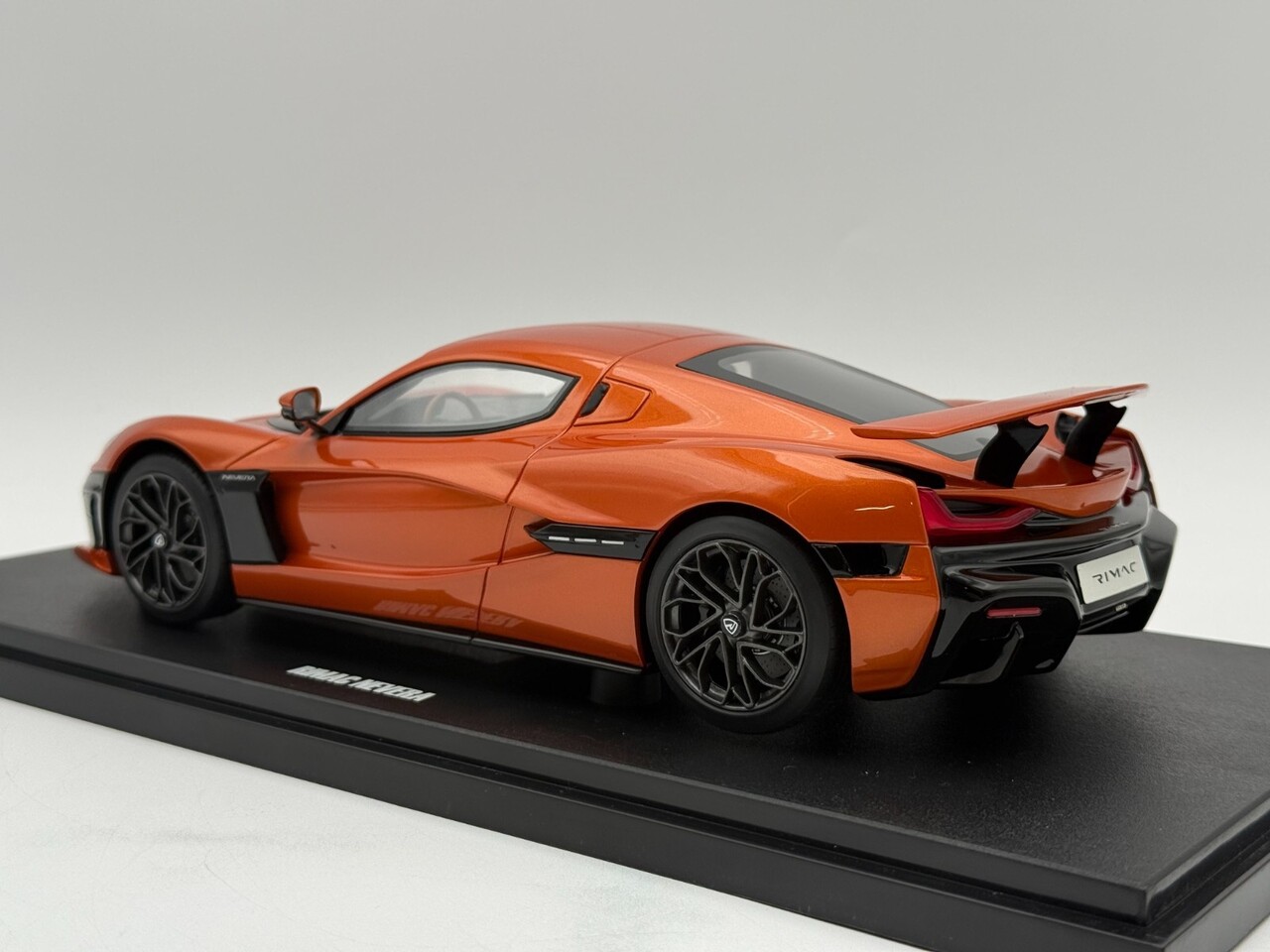 Rimac Rimac Nevera 2021 - 1:18 - GT Spirit Rimac Rimac Nevera 2021 - 1:18 - GT Spirit
