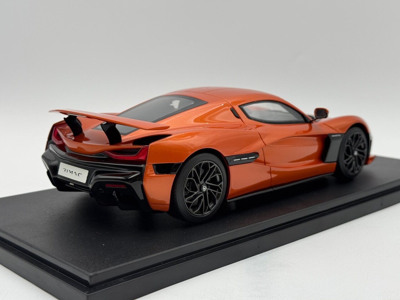 Rimac Rimac Nevera 2021 - 1:18 - GT Spirit Rimac Rimac Nevera 2021 - 1:18 - GT Spirit