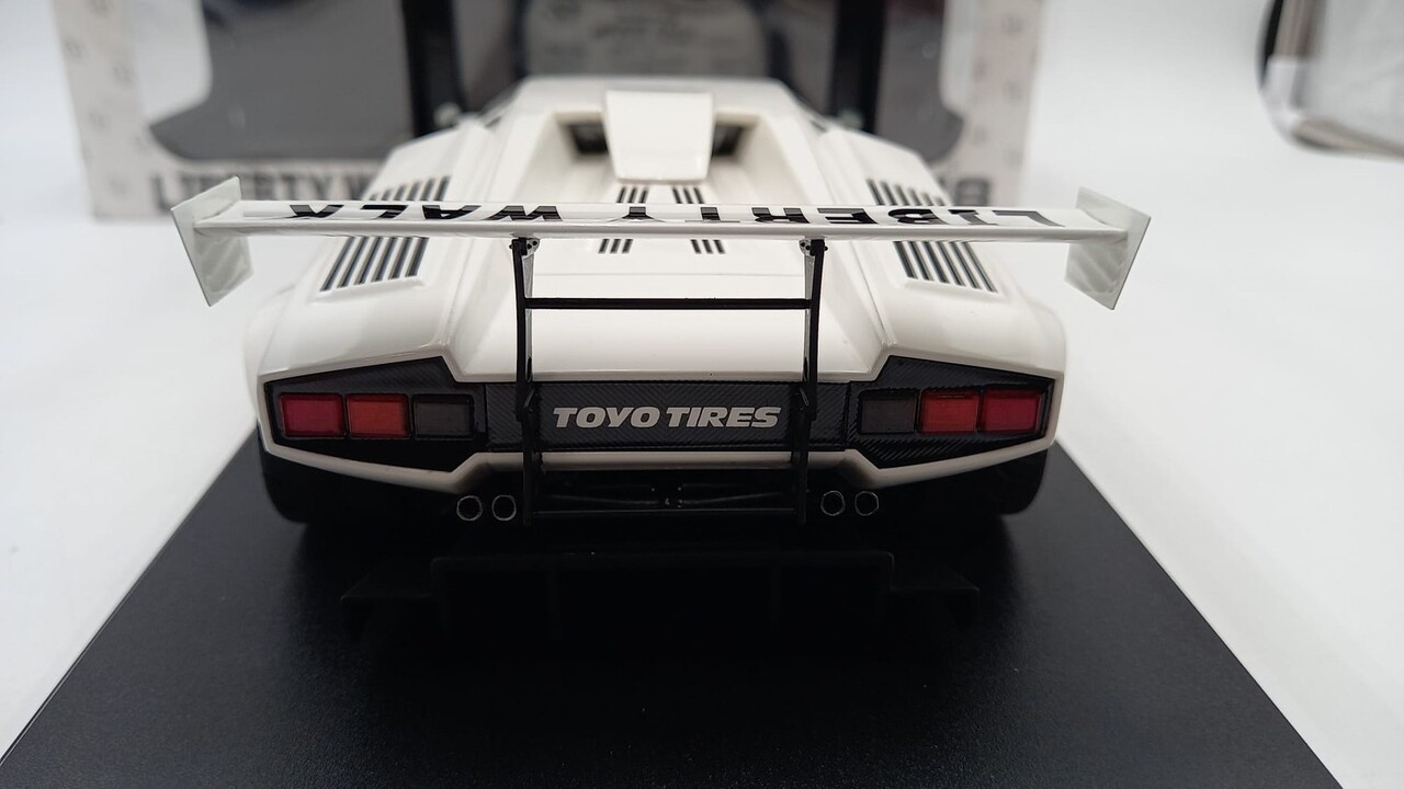 Lamborghini Lamborghini Countach LB-Works 2023 #41 - 1:18 - GT Spirit Lamborghini Lamborghini Countach LB-Works 2023 #41 - 1:18 - GT Spirit