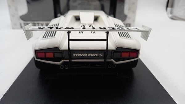 Lamborghini Lamborghini Countach LB-Works 2023 #41 - 1:18 - GT Spirit Lamborghini Lamborghini Countach LB-Works 2023 #41 - 1:18 - GT Spirit