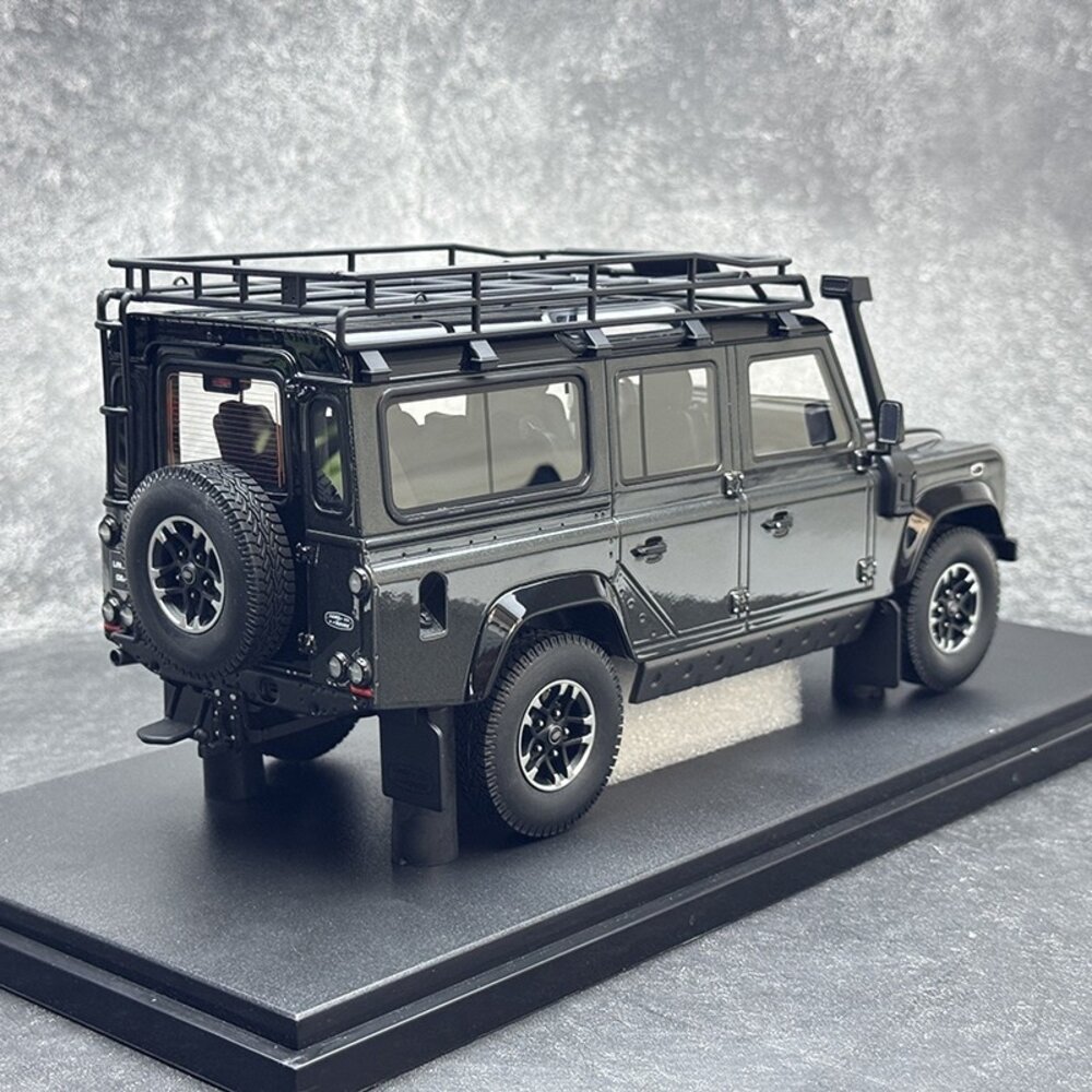 Land Rover Land Rover Defender 110 SW Adventure Edition 2016 - 1:18 - GT Spirit Land Rover Land Rover Defender 110 SW Adventure Edition 2016 - 1:18 - GT Spirit