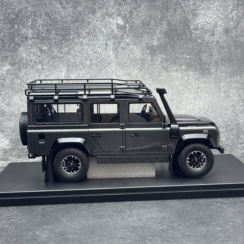 Land Rover Land Rover Defender 110 SW Adventure Edition 2016 - 1:18 - GT Spirit Land Rover Land Rover Defender 110 SW Adventure Edition 2016 - 1:18 - GT Spirit