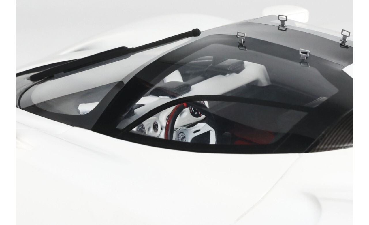Nilu Nilu 27 V12 6.5L 2025 - 1:18 - GT Spirit Nilu Nilu 27 V12 6.5L 2025 - 1:18 - GT Spirit
