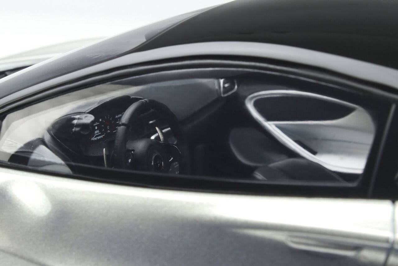 McLaren McLaren Artura 2023 - 1:18 - GT Spirit McLaren McLaren Artura 2023 - 1:18 - GT Spirit