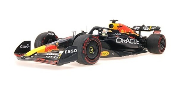 Formule 1 Oracle Red Bull Racing RB18 #1 Winner Hungarian GP 2022 - 1:18 - Minichamps Formule 1 Oracle Red Bull Racing RB18 #1 Winner Hungarian GP 2022 - 1:18 - Minichamps