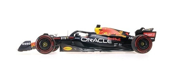 Formule 1 Oracle Red Bull Racing RB18 #1 Winner Hungarian GP 2022 - 1:18 - Minichamps Formule 1 Oracle Red Bull Racing RB18 #1 Winner Hungarian GP 2022 - 1:18 - Minichamps