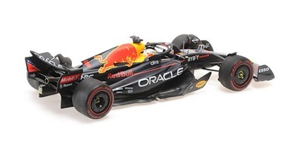 Formule 1 Oracle Red Bull Racing RB18 #1 Winner Hungarian GP 2022 - 1:18 - Minichamps Formule 1 Oracle Red Bull Racing RB18 #1 Winner Hungarian GP 2022 - 1:18 - Minichamps