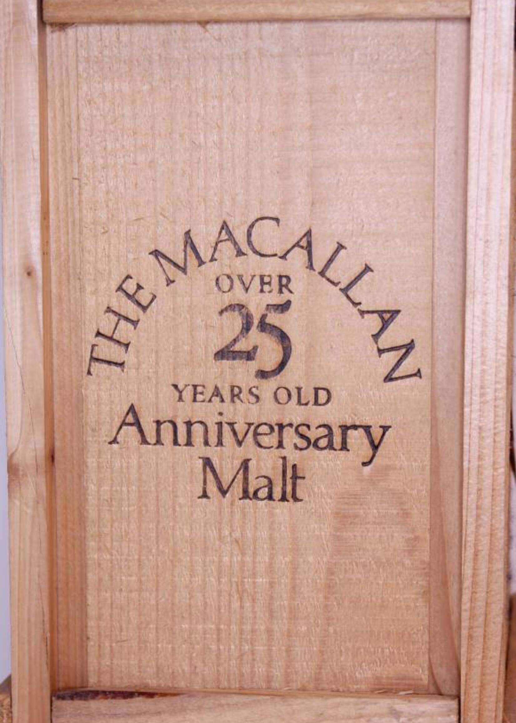 The Macallan Macallan 25 Years Old 1968 1993 The Anniversary Malt 43% (in OWC)