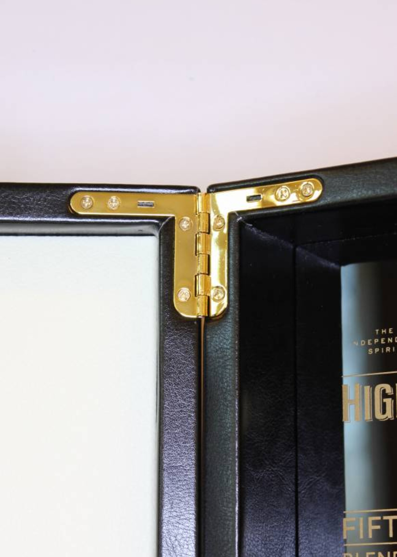 Highland Queen Highland Queen '1561 – The Century Edition’ 50 Years Old (blended), 52 Years Old (single malt) 40%