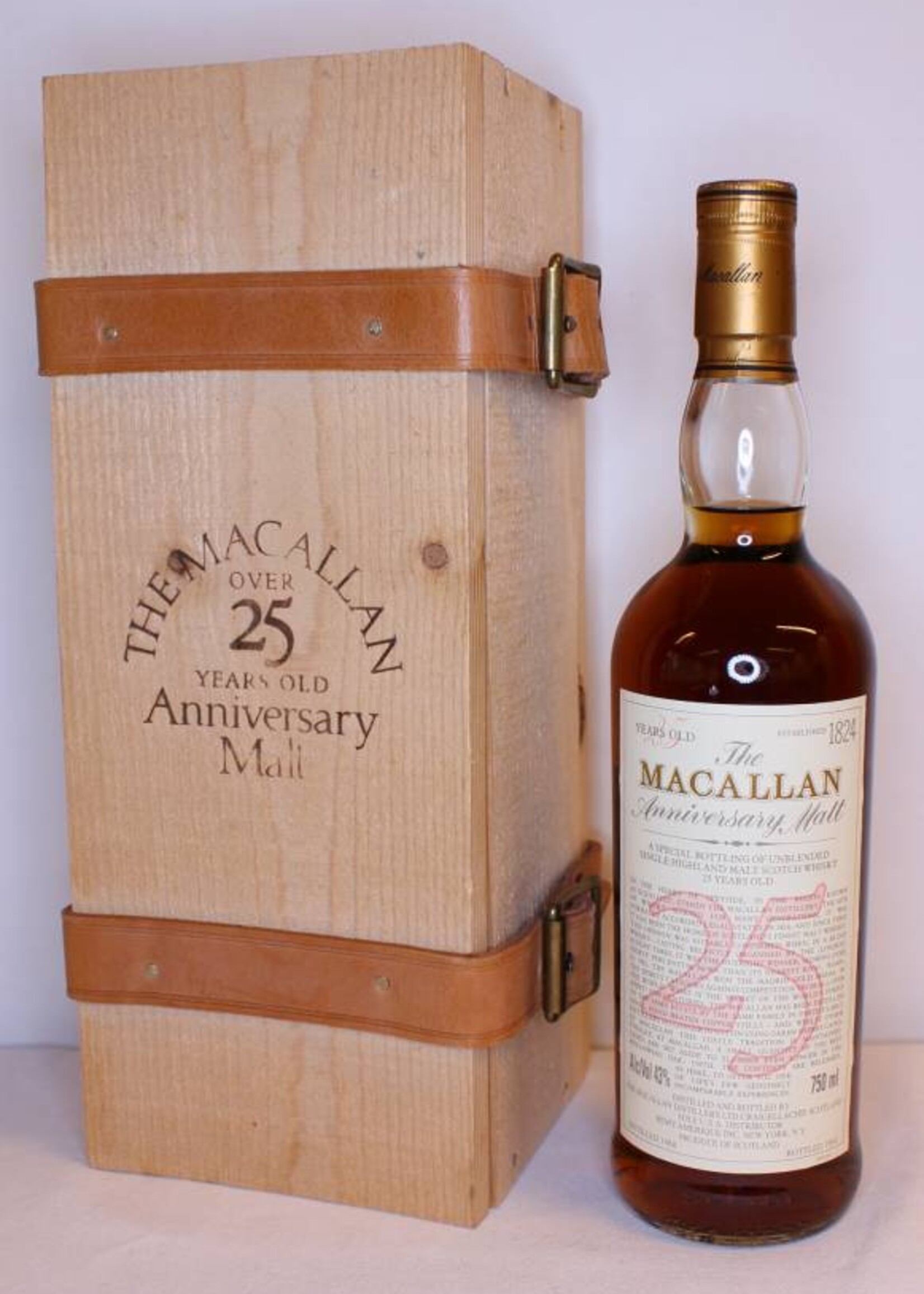 The Macallan Macallan 25 Years Old 1968 1994 The Anniversary Malt 43% (in OWC)