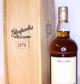 Glenfarclas Glenfarclas 30 Years Old 1976 2007  Cask 3111 - The Family Casks 49.4%