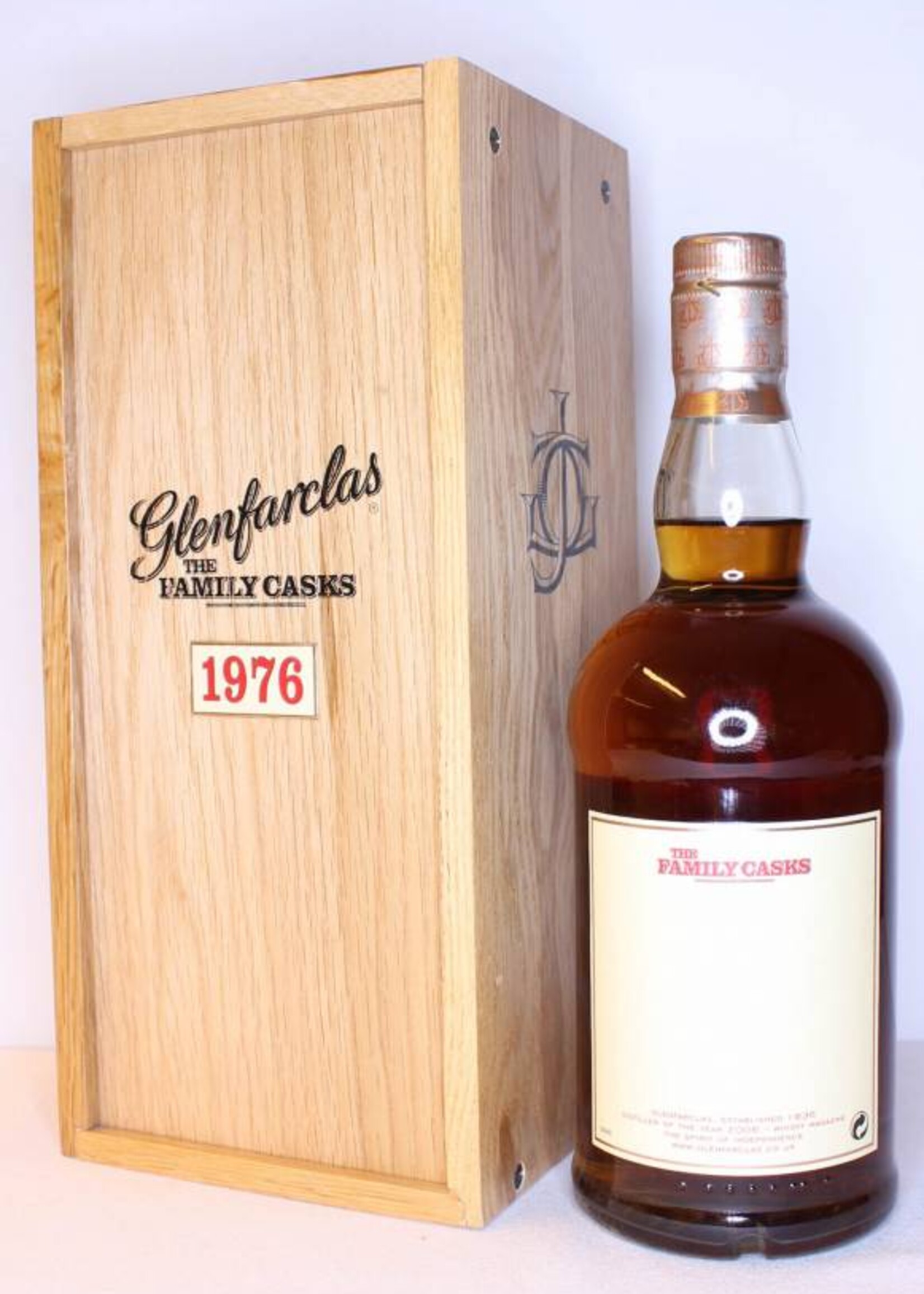 Glenfarclas Glenfarclas 30 Years Old 1976 2007  Cask 3111 - The Family Casks 49.4%
