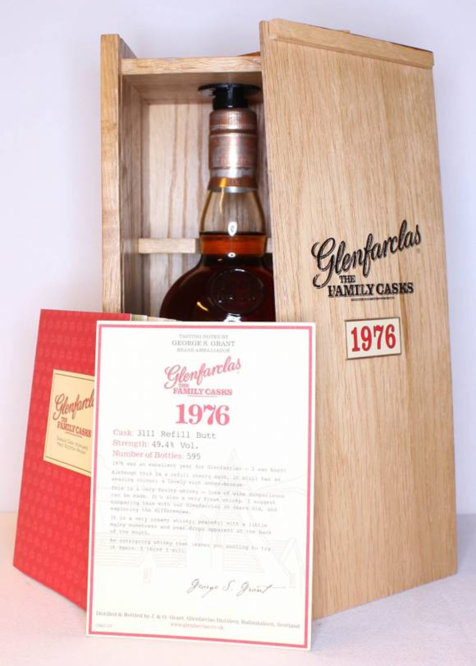Glenfarclas Glenfarclas 30 Years Old 1976 2007  Cask 3111 - The Family Casks 49.4%