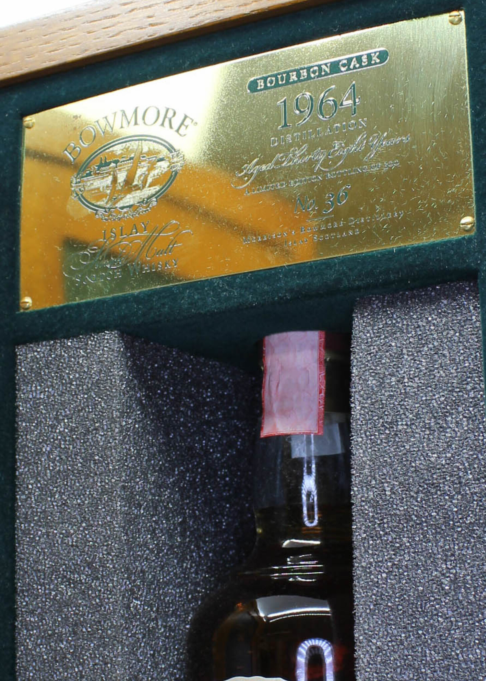 Bowmore Bowmore 38 Years Old 1964 2003 Bourbon Cask - The Trilogy Series 43.2%