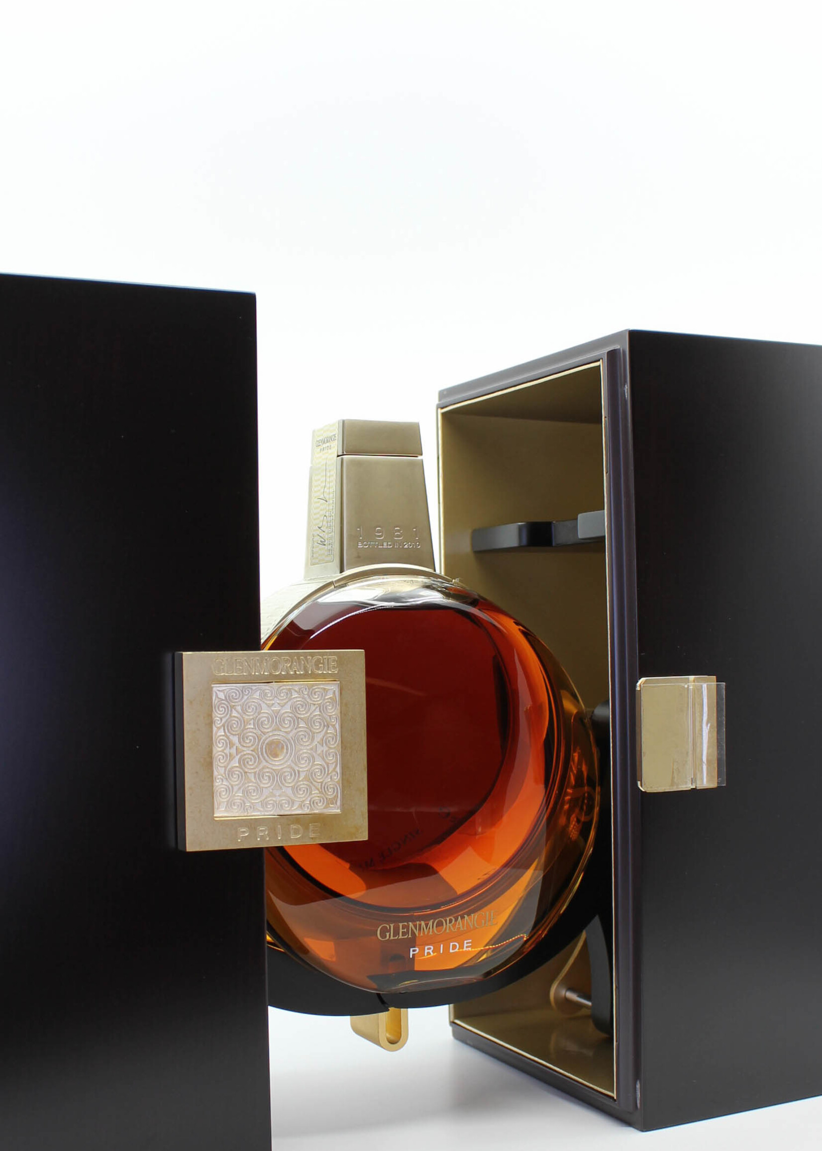 Glenmorangie Glenmorangie Pride 28 Years Old 1981 2010 - Baccarat Crystal Decanter 56.7%