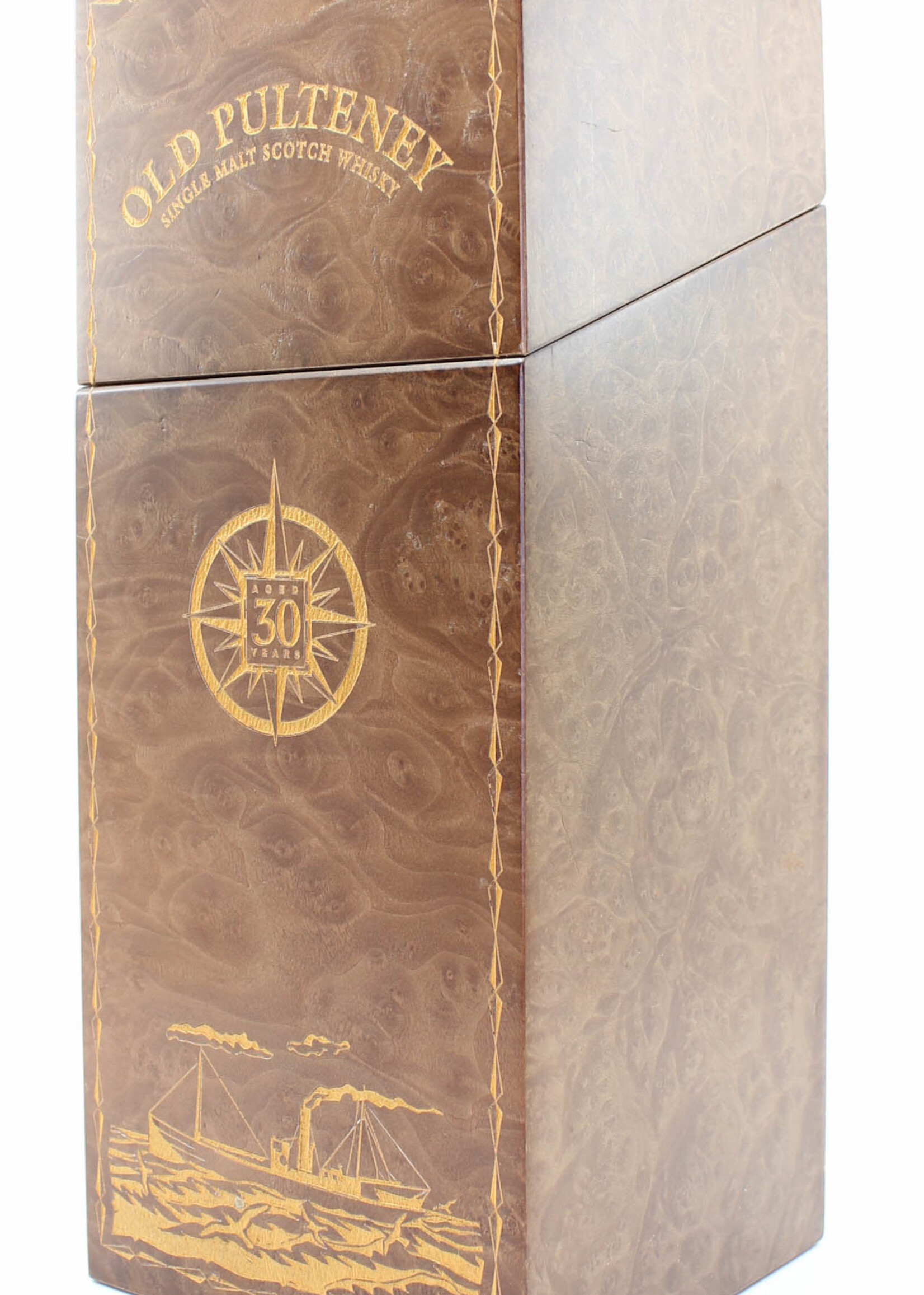 Old Pulteney Old Pulteney 30 Years Old 2009 44% (in luxury case)