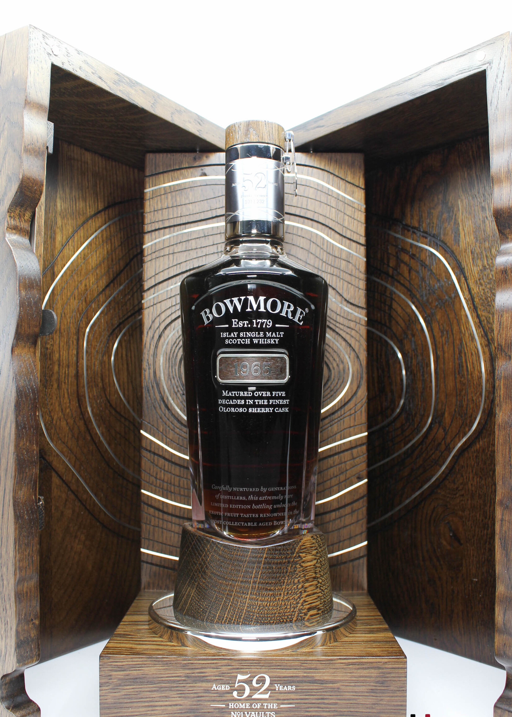 Bowmore Bowmore 52 Years Old 1965 2018 42% (1 of 232) - Full Set