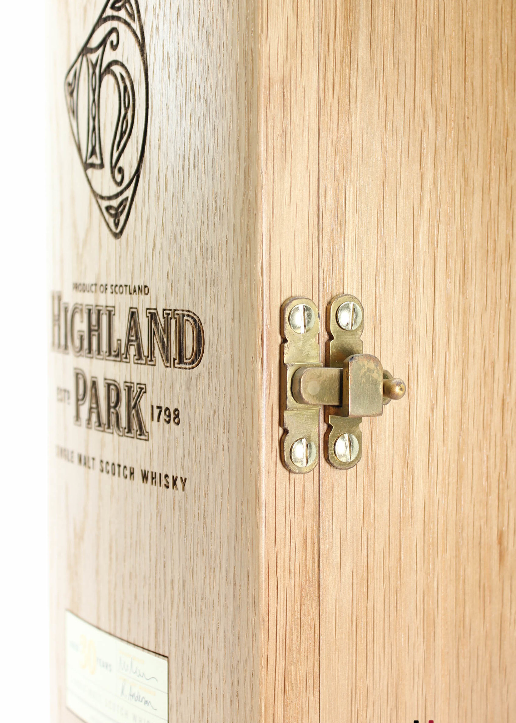 Highland Park Highland Park 30 Years Old 48.1% (in luxury wooden case)