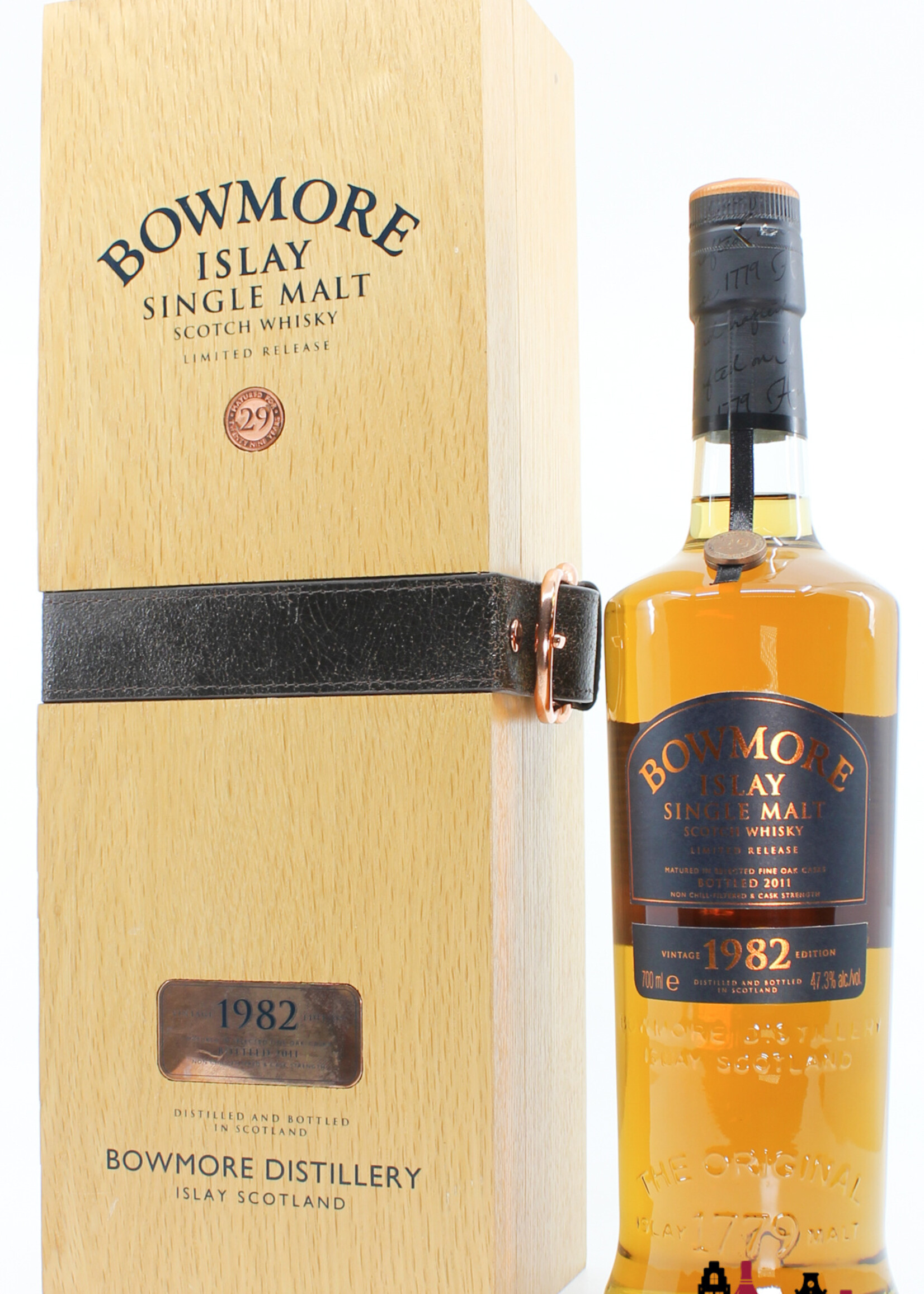 Bowmore Bowmore 29 Years Old 1982 2011 - Vintage Release - No.1 Vaults 47.3% (1 of 501)
