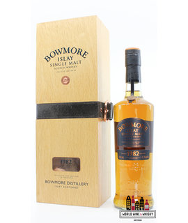 Bowmore Bowmore 29 Years Old 1982 2011 - Vintage Release - No.1 Vaults 47.3% (1 of 501)