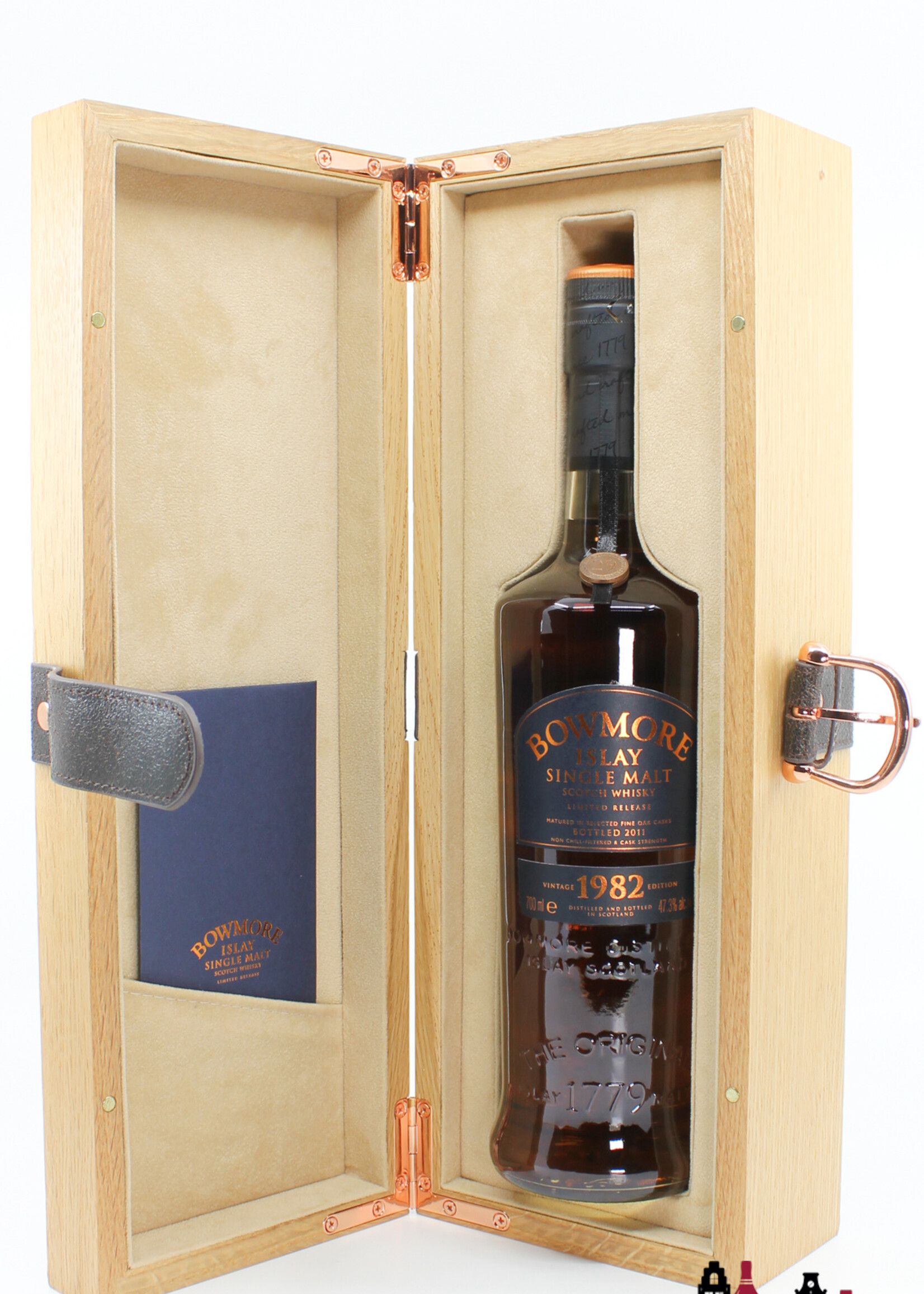 Bowmore Bowmore 29 Years Old 1982 2011 - Vintage Release - No.1 Vaults 47.3% (1 of 501)