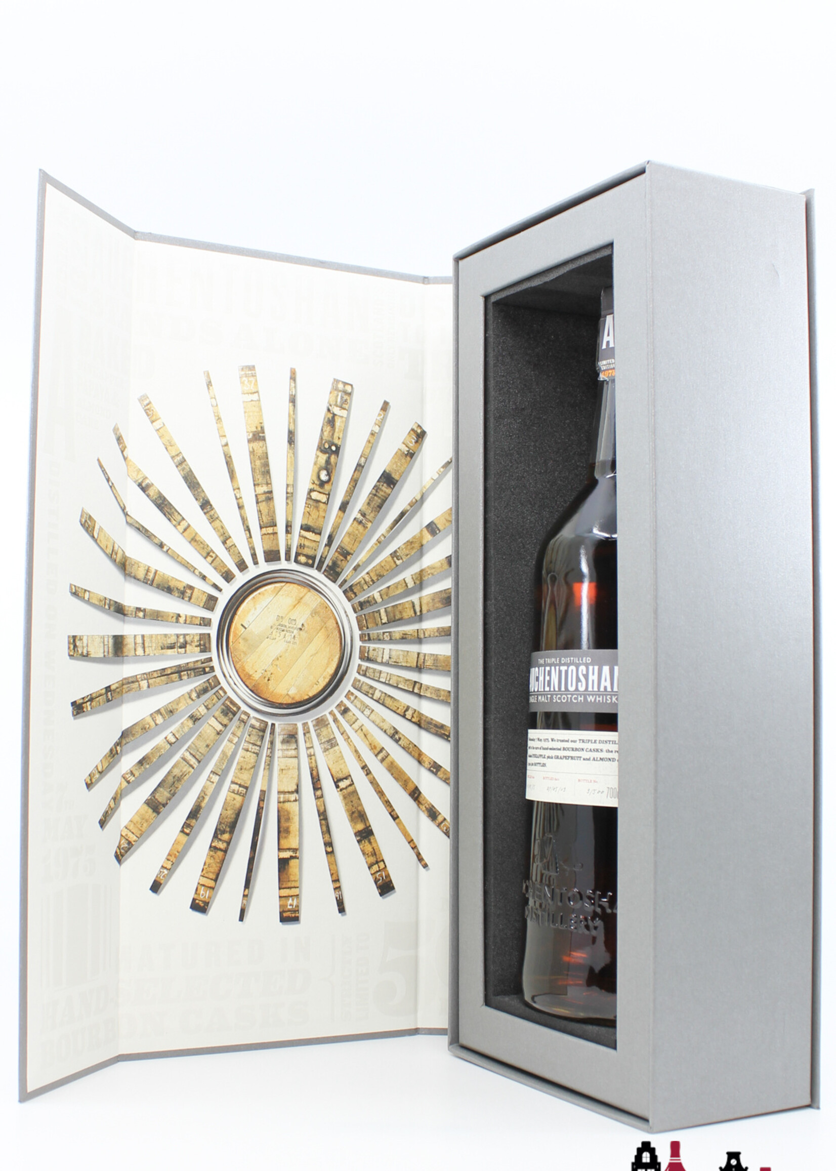 Auchentoshan Auchentoshan 38 Years Old 1975 2013 - Limited Edition - Travel Retail Exclusive 45.6% (1 of 500)