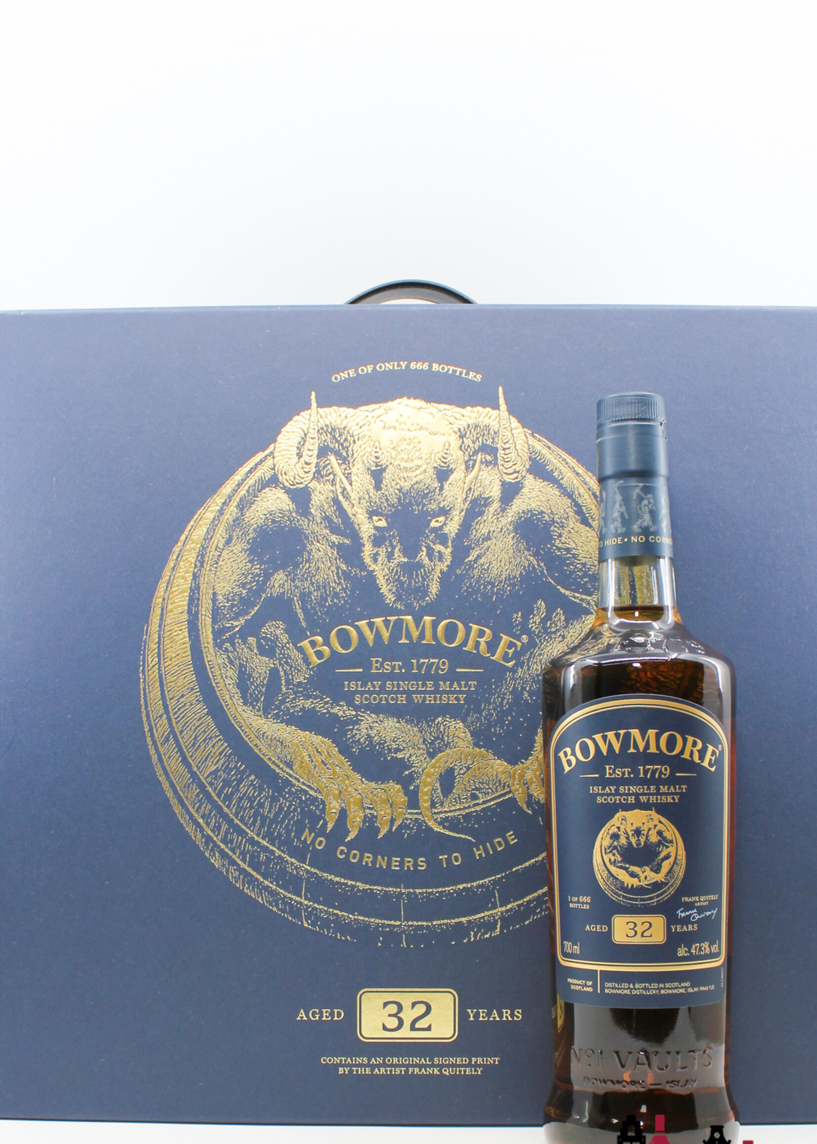 Bowmore Bowmore 32 Years Old 2021 - No Corners To Hide - Travel Retail Exclusive 47.3% (1 of 666)