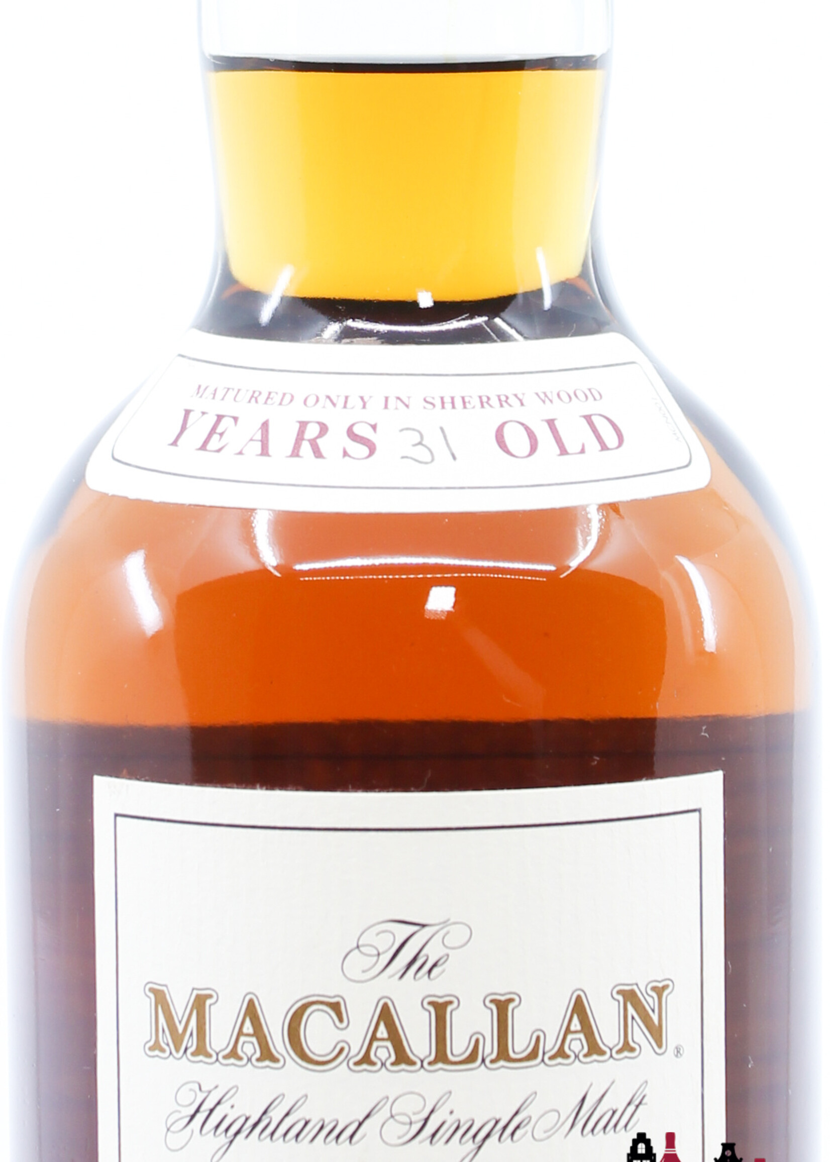 The Macallan Macallan 31 Years Old 1938 1969 - Fine & Rare (Re-Bottled 2002) 43% (in luxury wooden case)