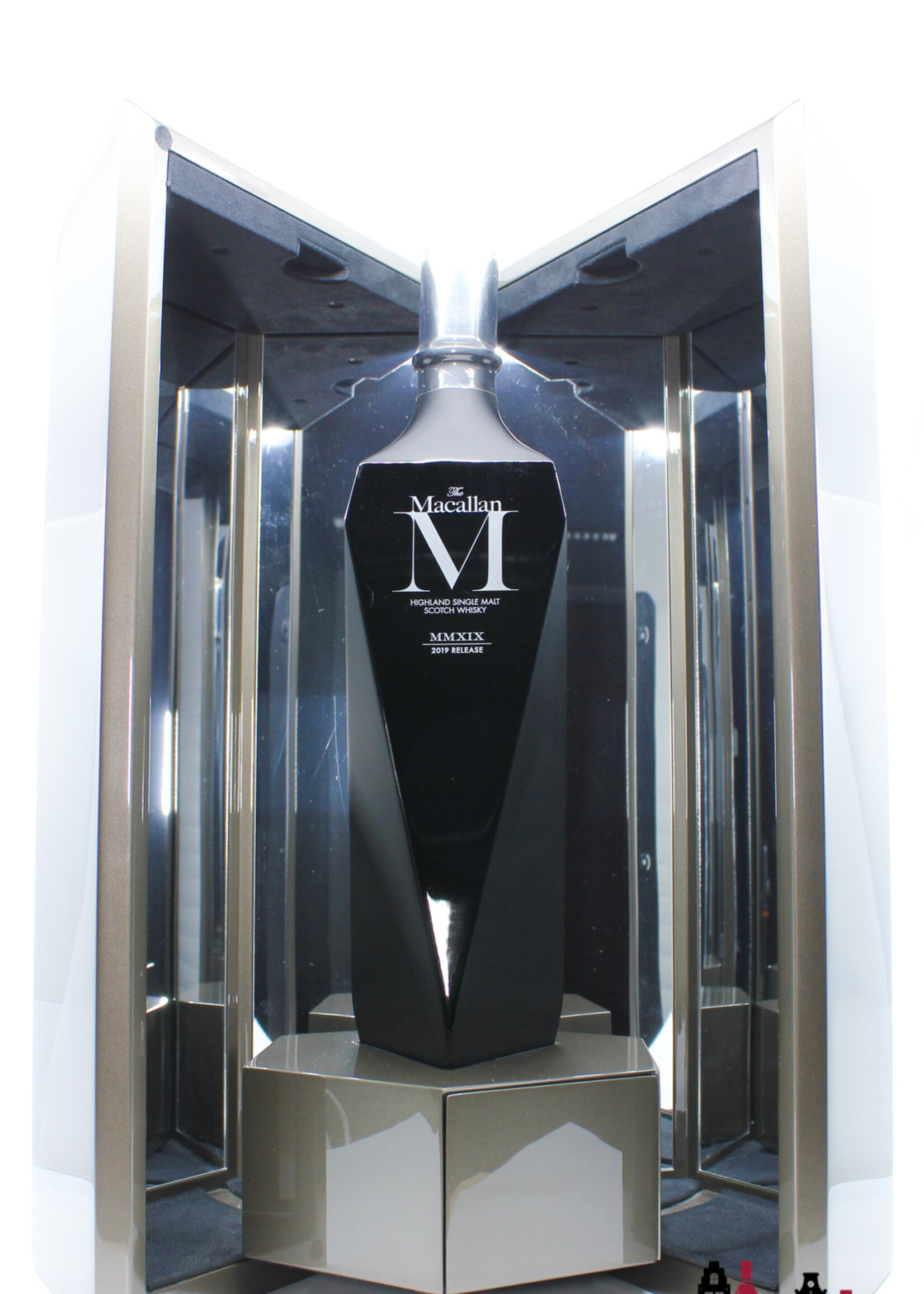 The Macallan Macallan 2019 Release - M Black - 1824 Masters Series 46.5% (1 of 950)