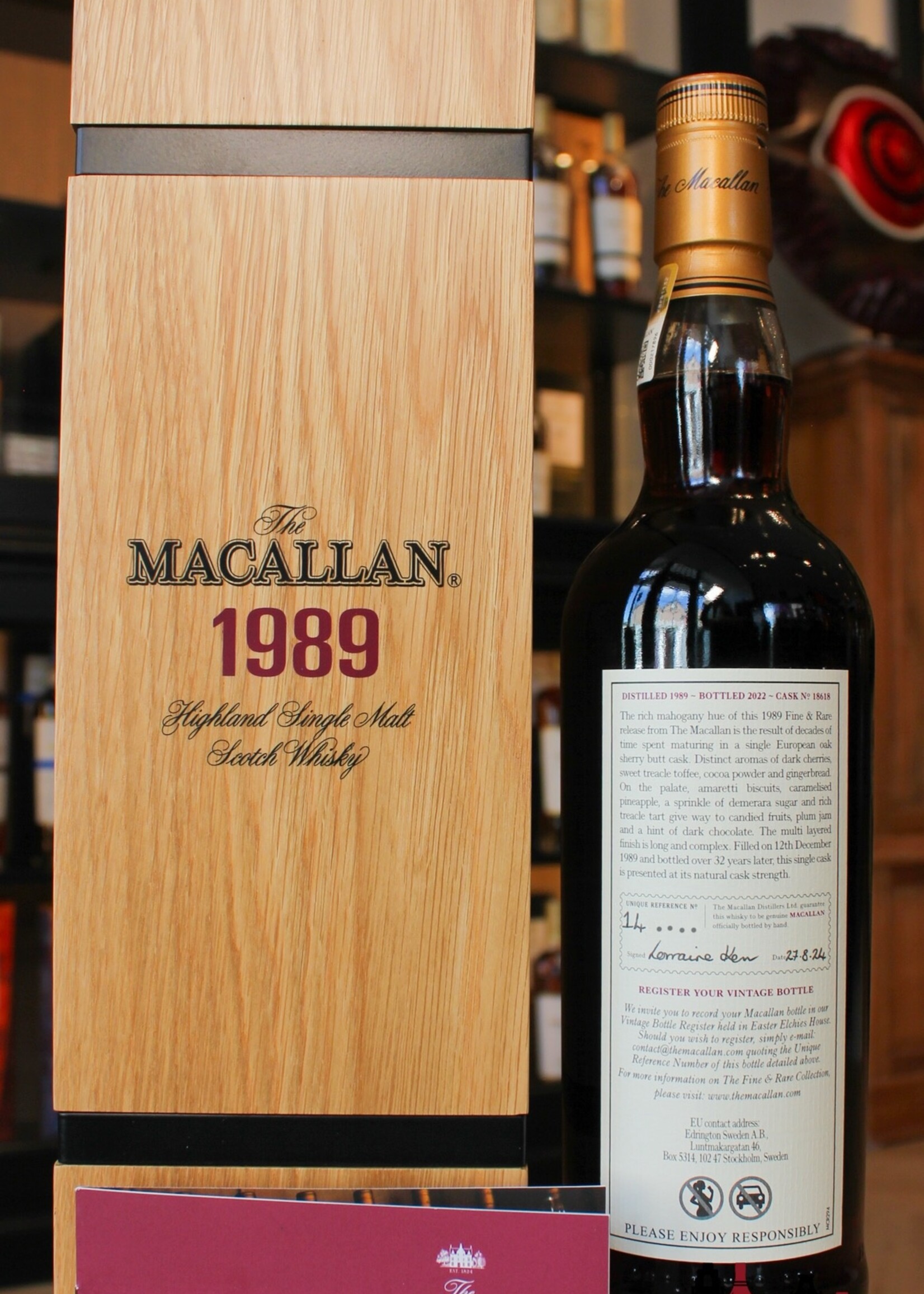 The Macallan The Macallan 32 Years Old 1989 2022 - Fine & Rare 51.2% (1 of 664)