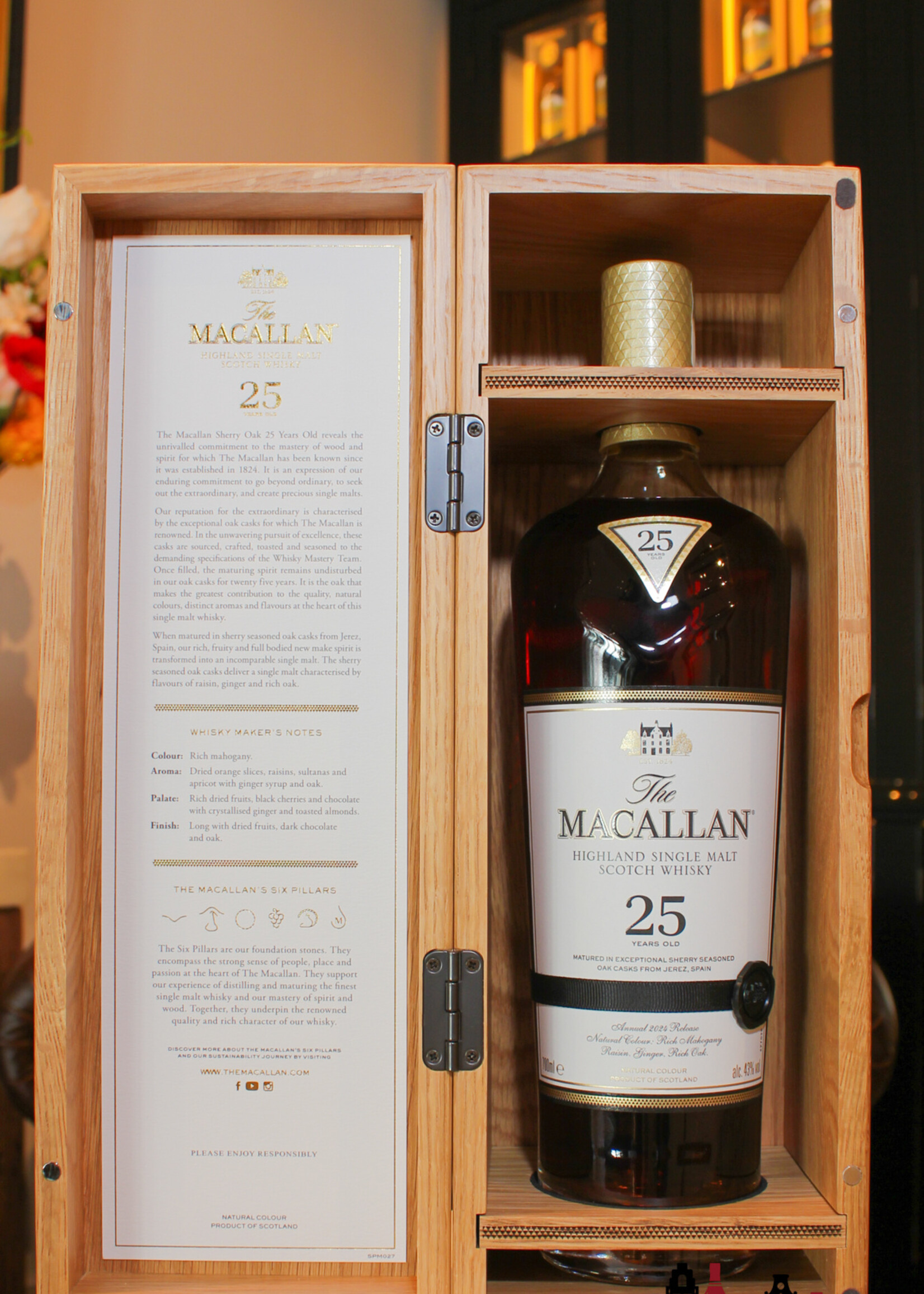 The Macallan The Macallan 25 Years Old - Sherry Oak Casks - Annual 2024 Release 43%