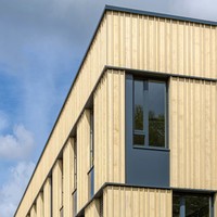 Accoya hout gevelbekleding behandelen met beits