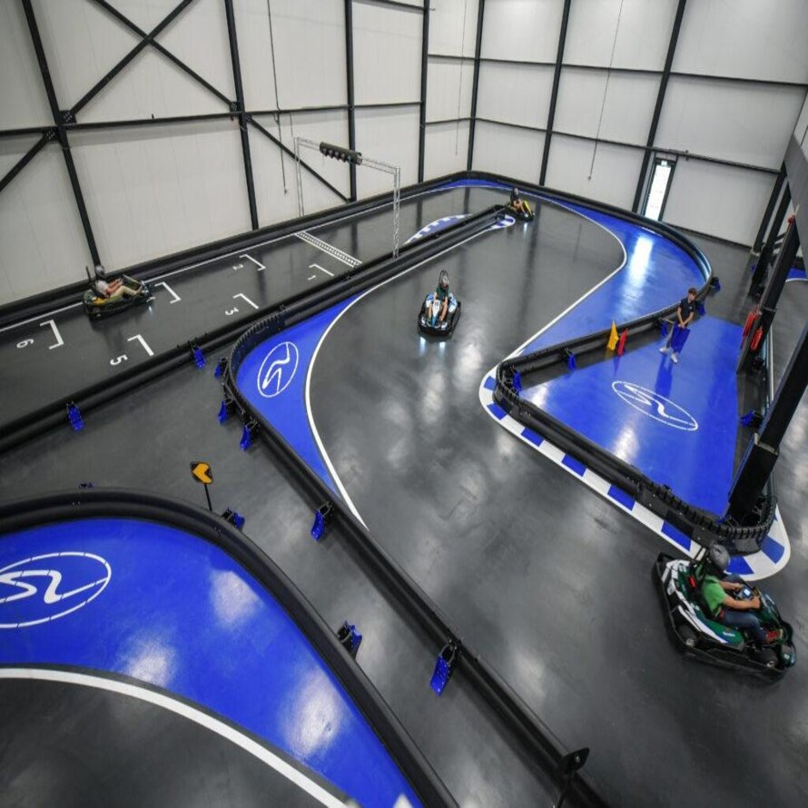 Slijtvaste kartbaan verven in Schagen