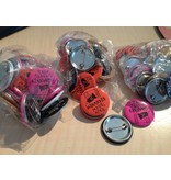 25mm button met speld