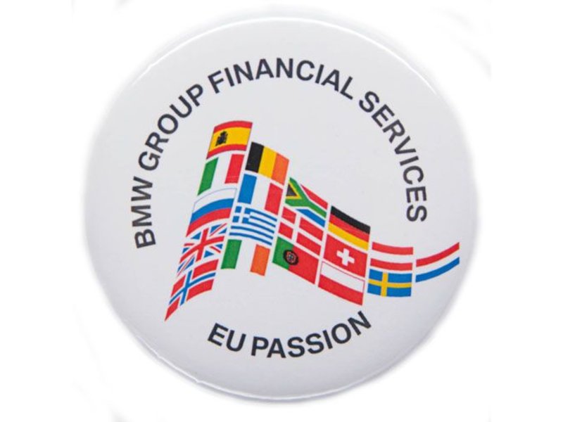 Button met gezekerde speld 37 mm