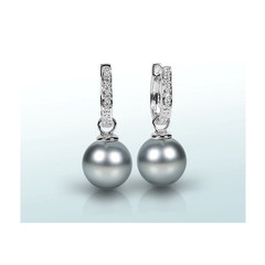 Artikel mit Schlagwort Diamant Creolen mit Tahitiperle