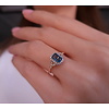 Ring mit Topas London Blue und Diamanten, 585er Rotgold