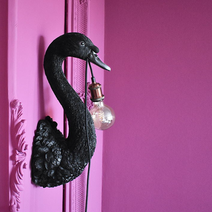 Black swan bird wall light