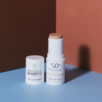 thumb-Tinted Sunscreen Stick SPF50+-4