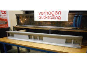 Truckbumper.nl lichtbalk 190cm Cabine achterzijde 7 vierkante gaten staal