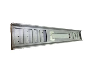 Truckbumper.nl  8 vierkante gaten kenteken uitsparing