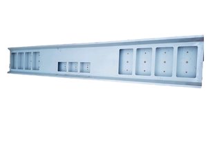 Truckbumper.nl  8x vierkante gaten staal, 3x vierkante gaten in het midden