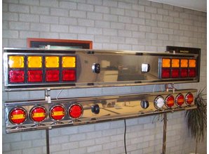 Truckbumper.nl 8x vierkante gaten RVS