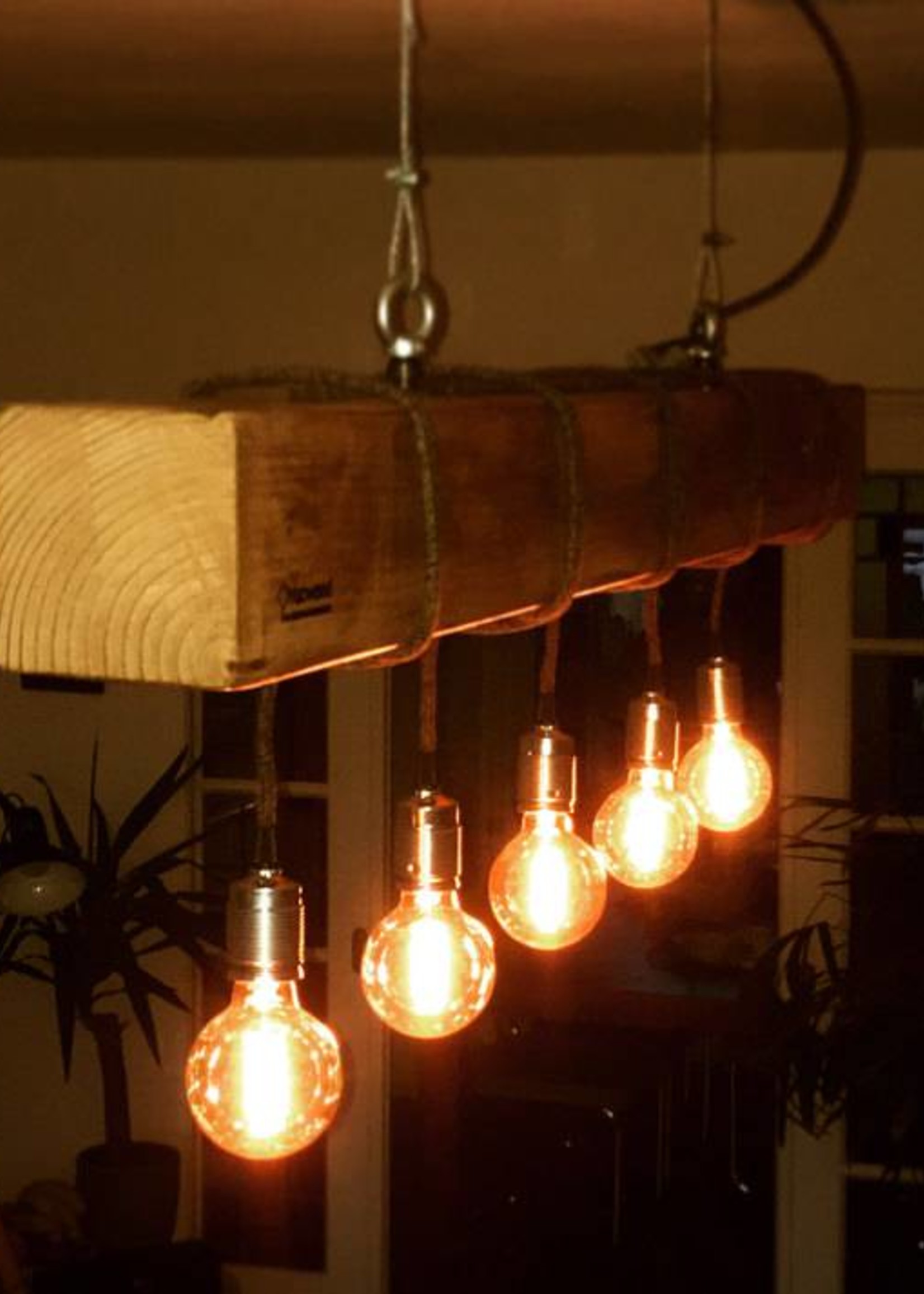 Yucwood Lampe von Hand gemacht Douglas One Braun 150cm