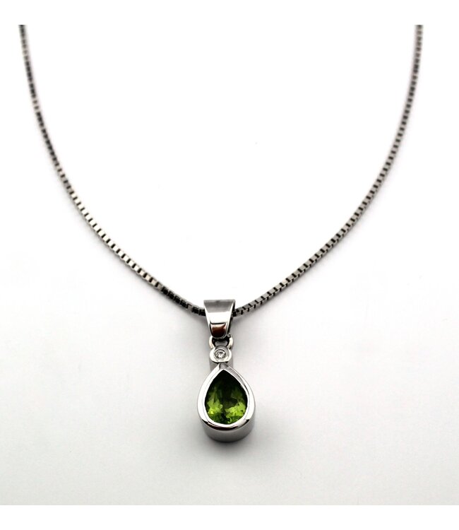 ROEMER witgouden Peridothanger met briljant